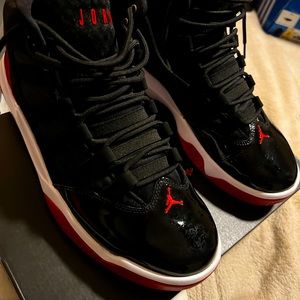 Jordan Max Aura size 9 Bred